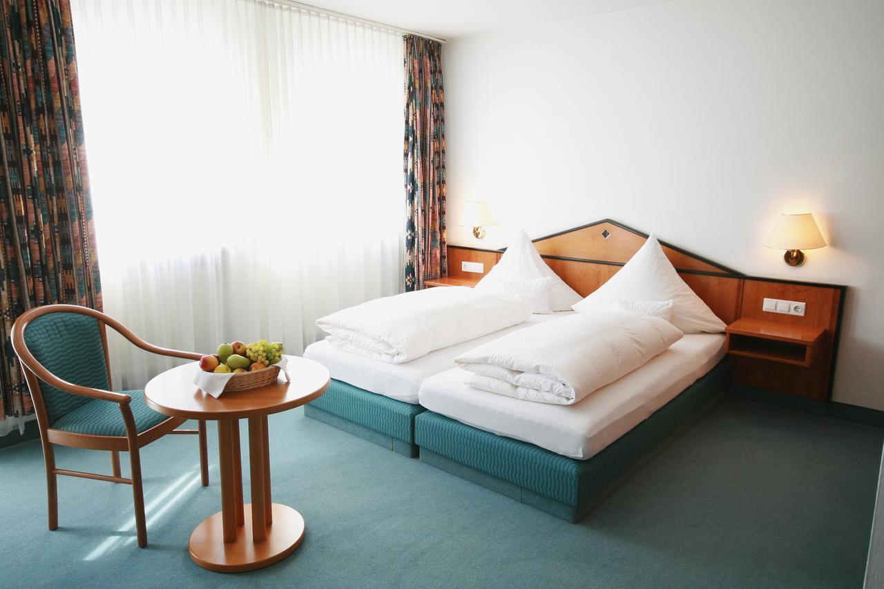 Hotel Posthalter Reichertshofen Bagian luar foto